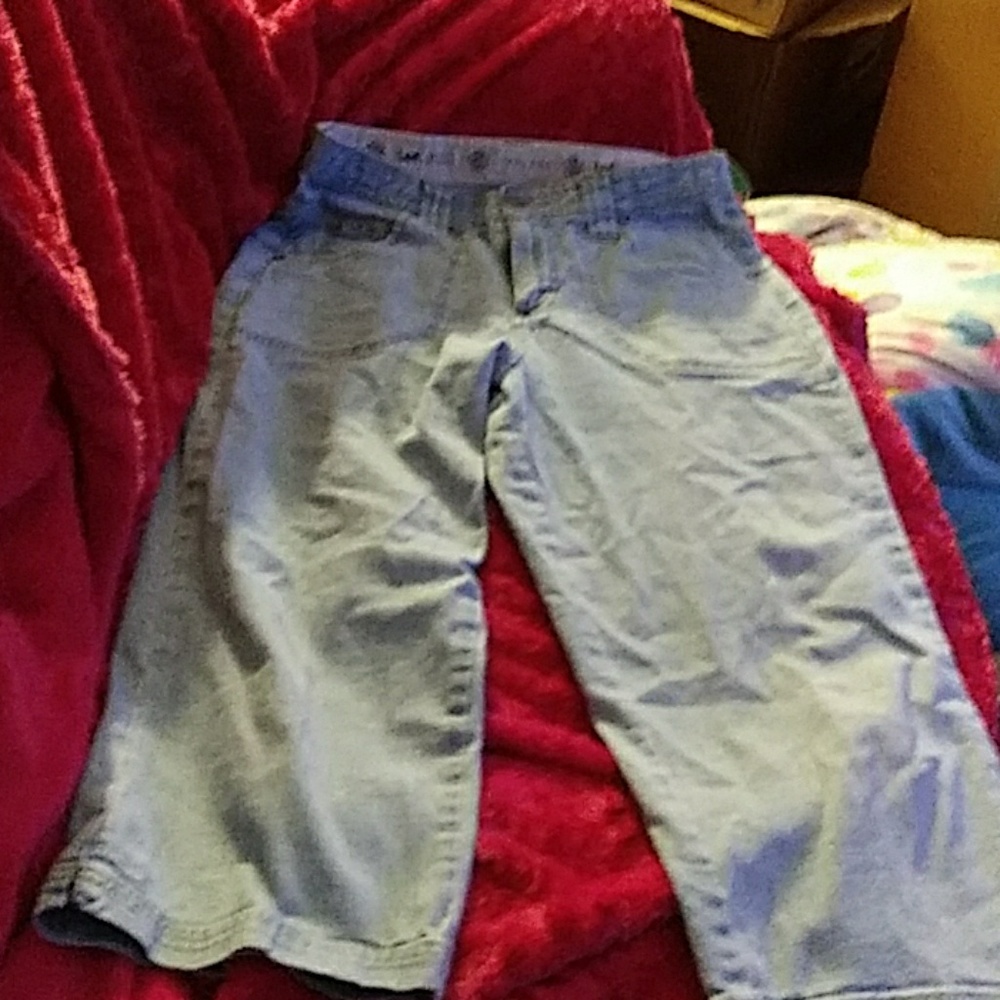 LIGHT BLUE JEAN LEE CAPRIS